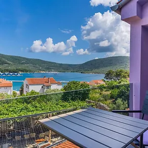 Lavanda Cres